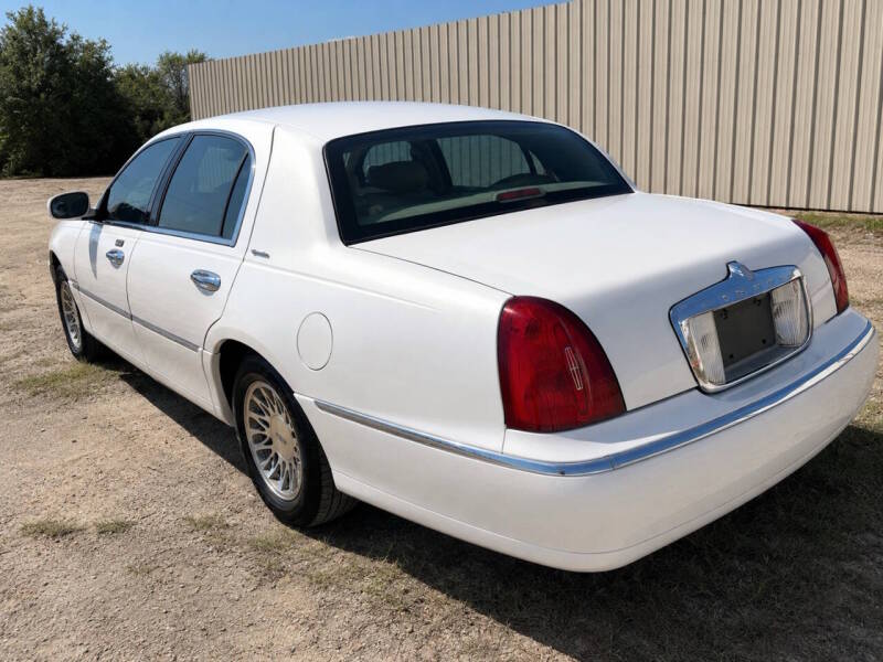 lincoln town car 2000 1LNHM82W8YY844092 image lincoln town car 2000 1LNHM82W8YY844092 image